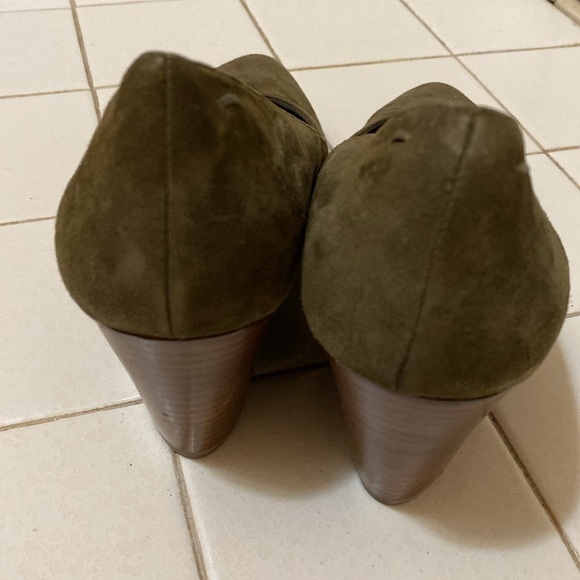 Eileen Fisher Vero Cuoio Green Suede
Block Heels - Picture 4 of 5